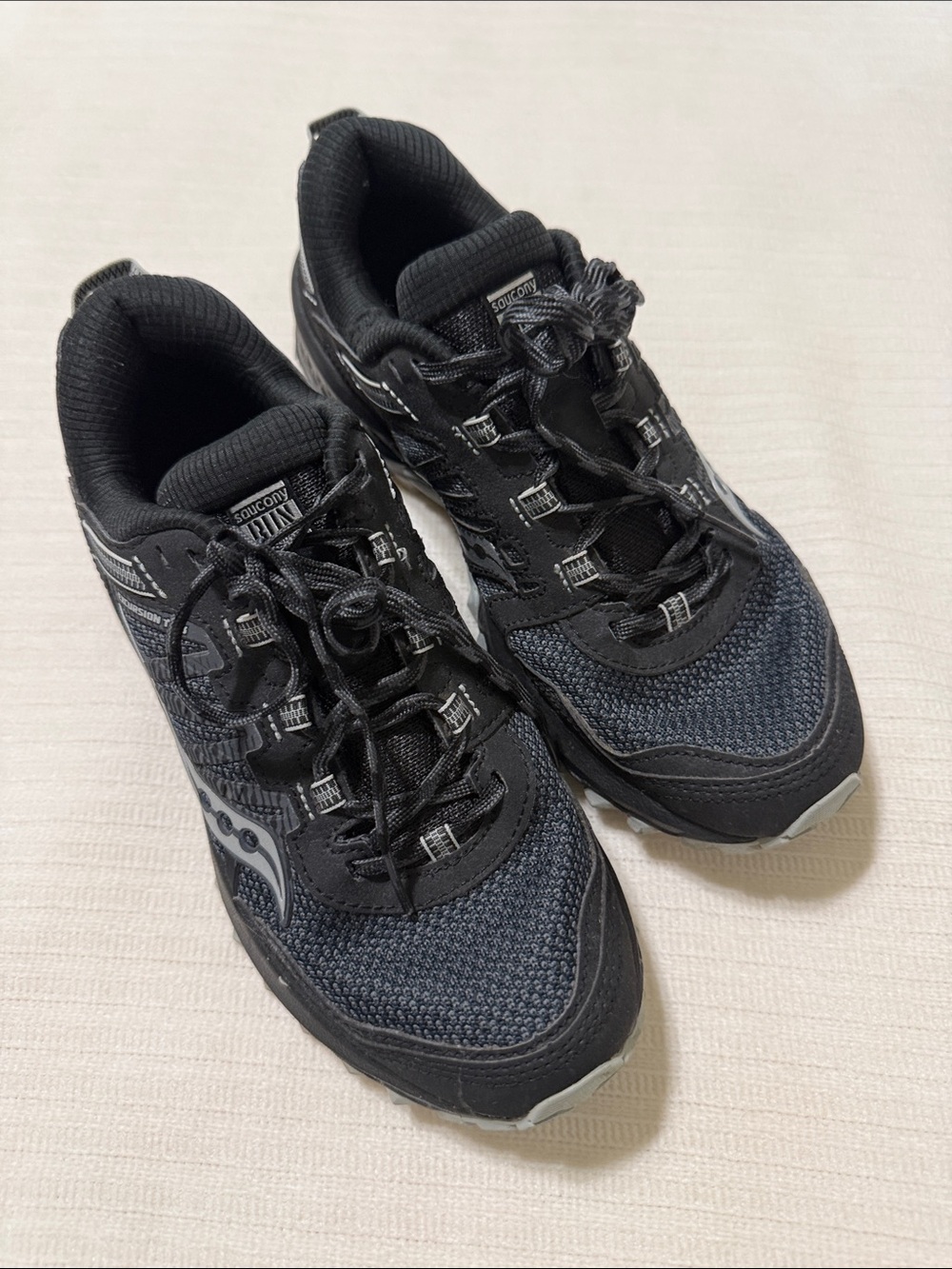Saucony Women's Black and Gray Athletic Hiking Trainers shoes